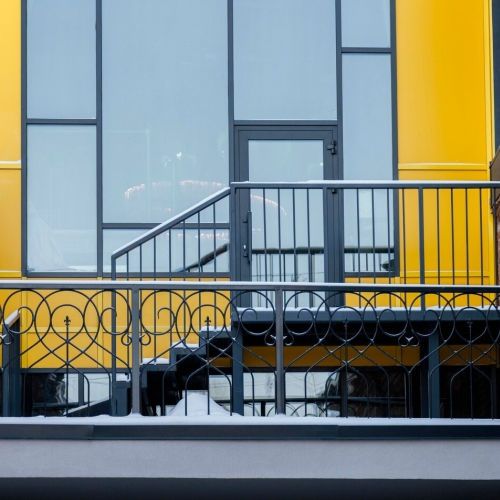balcony